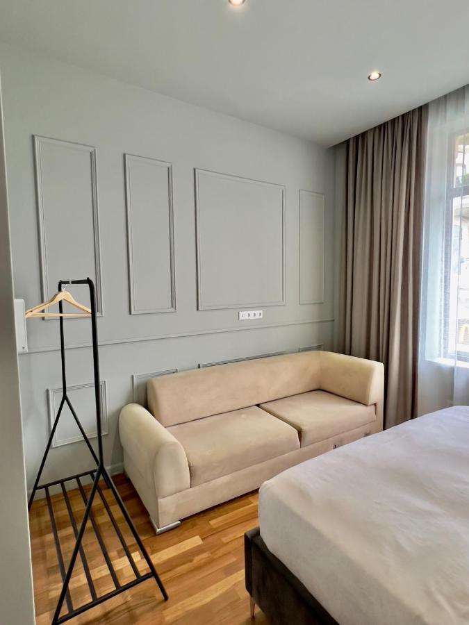 Kinotel Batumi Esterno foto