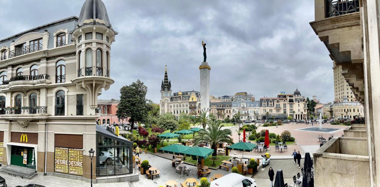 Kinotel Batumi Esterno foto