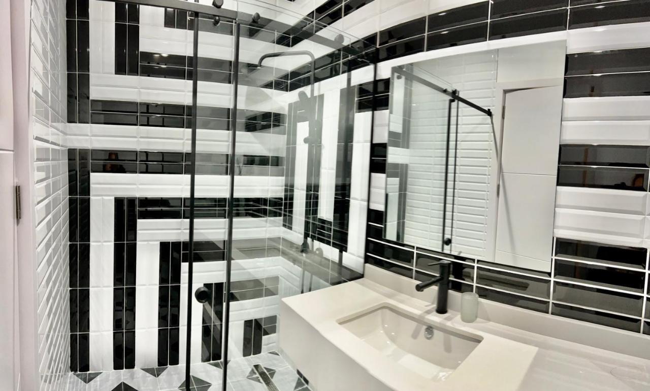 Kinotel Batumi Esterno foto